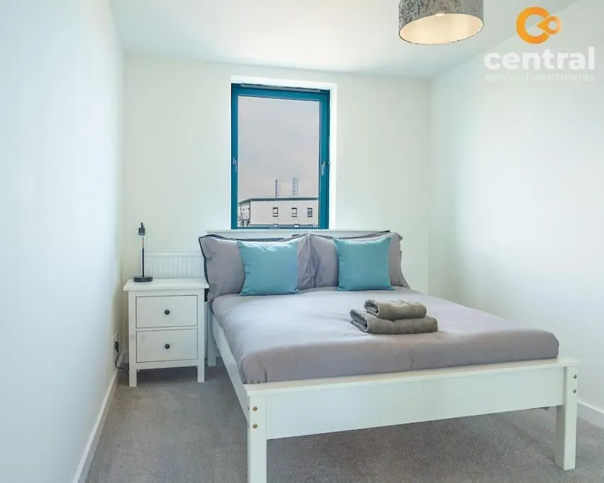 Central Serviced Apartments - 2 Bedroom - City Quay Views - Walk Into The City Centre - Smart Tvs In All Rooms - We Are Your Short Term Stay Specialists In Dundee - Get In Touch To Book Your Stay - Central Short Lets Dundee