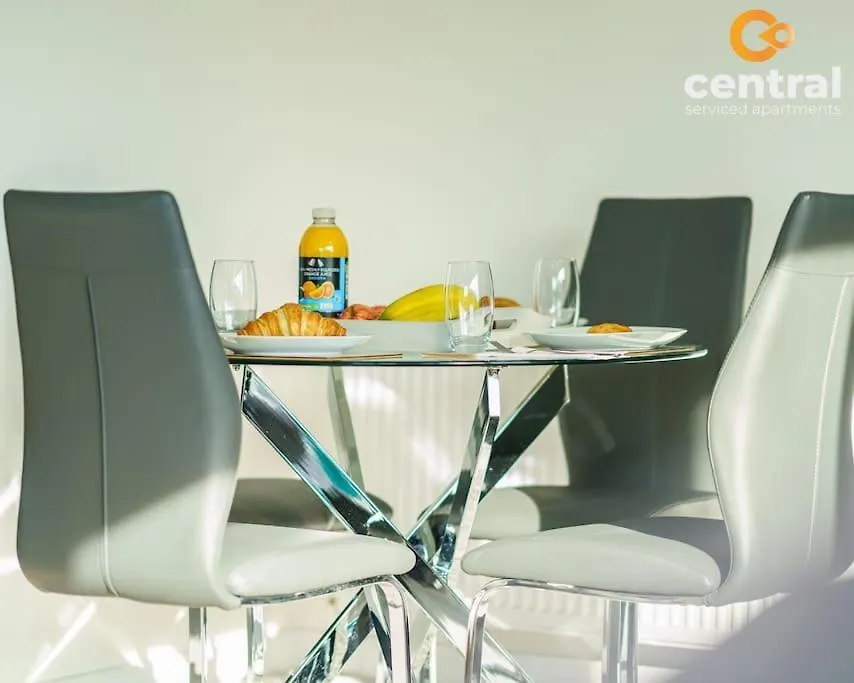 Central Serviced Apartments - 2 Bedroom - City Quay Views - Walk Into The City Centre - Smart Tvs In All Rooms - We Are Your Short Term Stay Specialists In Dundee - Get In Touch To Book Your Stay - Central Short Lets Dundee 0*,