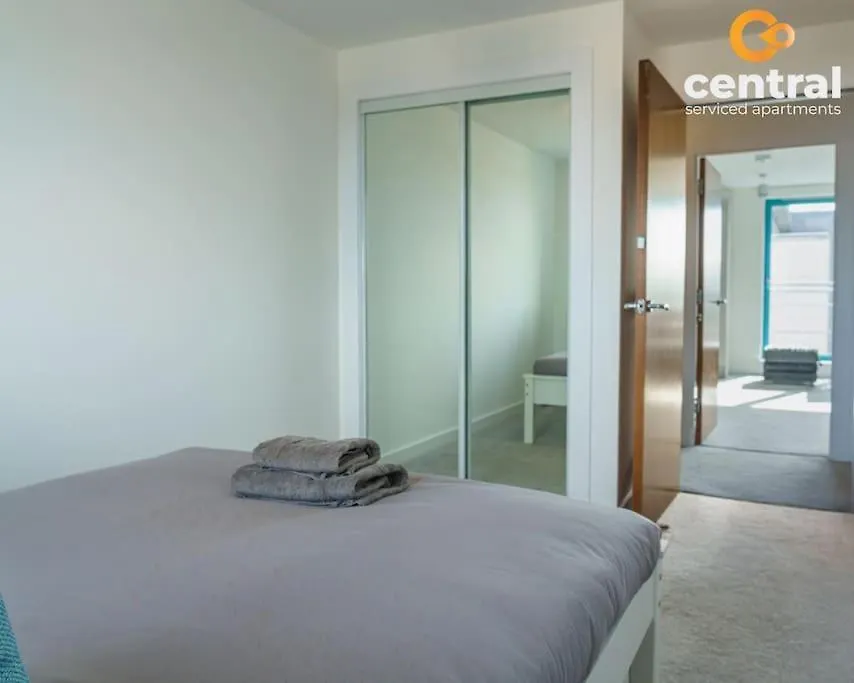 Central Serviced Apartments - 2 Bedroom - City Quay Views - Walk Into The City Centre - Smart Tvs In All Rooms - We Are Your Short Term Stay Specialists In Dundee - Get In Touch To Book Your Stay - Central Short Lets Dundee 0*,  United Kingdom