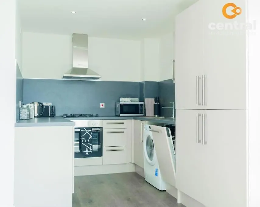 Central Serviced Apartments - 2 Bedroom - City Quay Views - Walk Into The City Centre - Smart Tvs In All Rooms - We Are Your Short Term Stay Specialists In Dundee - Get In Touch To Book Your Stay - Central Short Lets Dundee