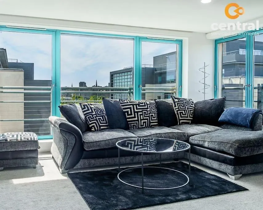 Central Serviced Apartments - 2 Bedroom - City Quay Views - Walk Into The City Centre - Smart Tvs In All Rooms - We Are Your Short Term Stay Specialists In Dundee - Get In Touch To Book Your Stay - Central Short Lets Dundee