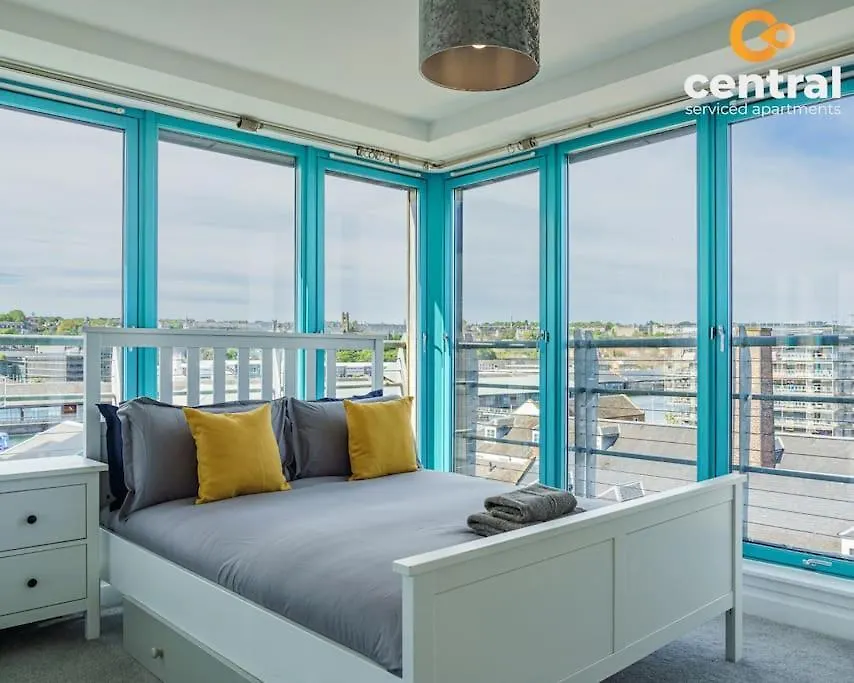 Central Serviced Apartments - 2 Bedroom - City Quay Views - Walk Into The City Centre - Smart Tvs In All Rooms - We Are Your Short Term Stay Specialists In Dundee - Get In Touch To Book Your Stay - Central Short Lets Dundee