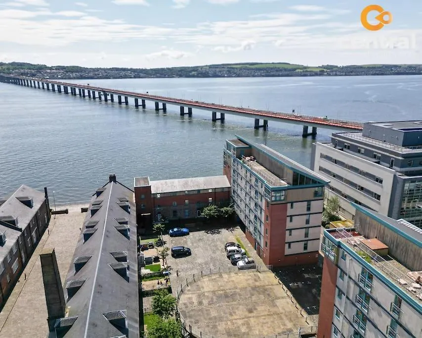 Central Serviced Apartments - 2 Bedroom - City Quay Views - Walk Into The City Centre - Smart Tvs In All Rooms - We Are Your Short Term Stay Specialists In Dundee - Get In Touch To Book Your Stay - Central Short Lets Dundee