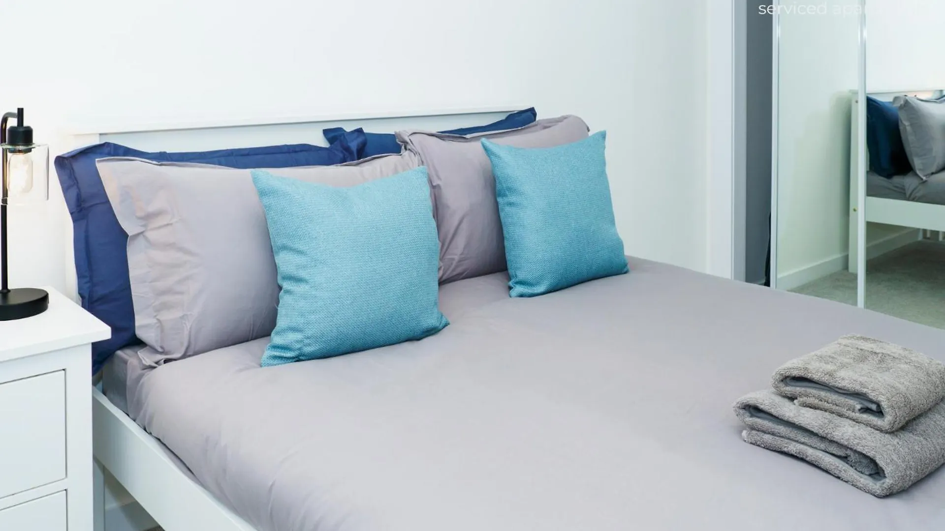 Central Serviced Apartments - 2 Bedroom - City Quay Views - Walk Into The City Centre - Smart Tvs In All Rooms - We Are Your Short Term Stay Specialists In Dundee - Get In Touch To Book Your Stay - Central Short Lets Dundee