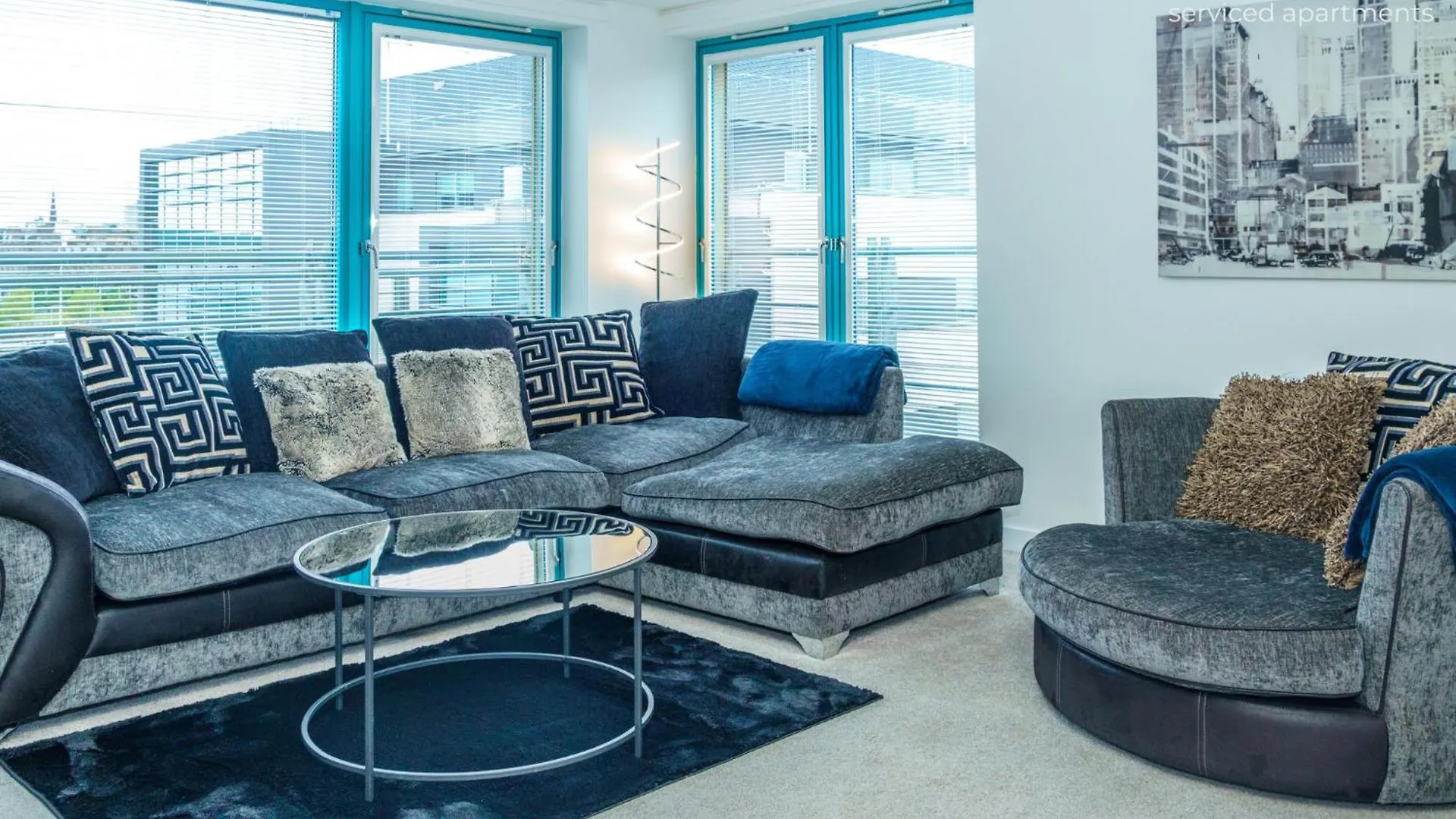 Central Serviced Apartments - 2 Bedroom - City Quay Views - Walk Into The City Centre - Smart Tvs In All Rooms - We Are Your Short Term Stay Specialists In Dundee - Get In Touch To Book Your Stay - Central Short Lets Dundee